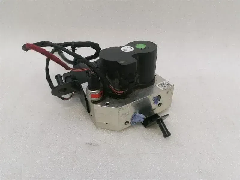 Mercedes W221 rear ABC suspension valve A2213201058 rear air suspension valve