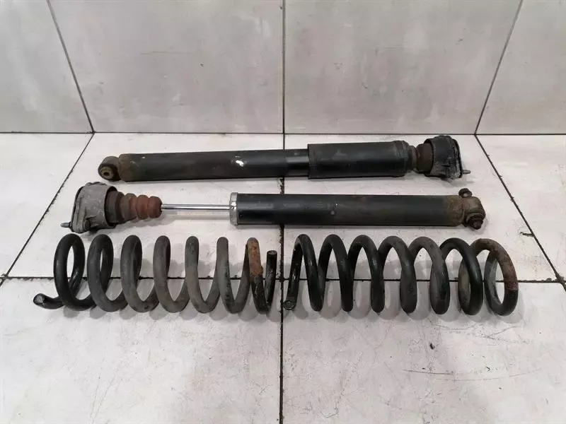 Mercedes C63 AMG REAR SET W204 shock absorber A2043201231 shock absorber rear V8