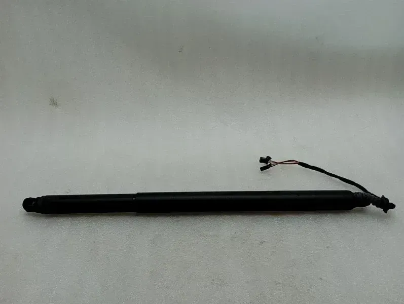 Ferrari GTC4 Lusso F151M boat lid strut 88037300 gas pressure spring tailgate
