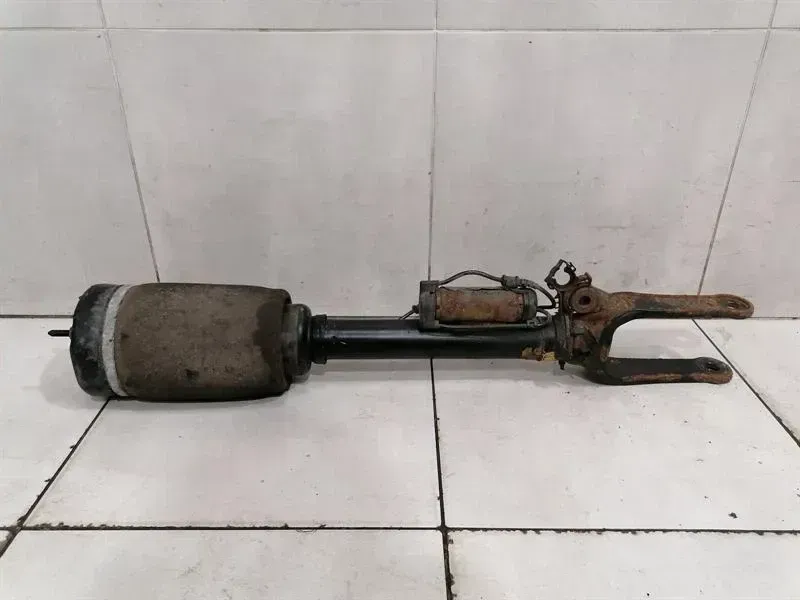Mercedes ML63 AMG W164 Shock Absorber Front A1643202213 Front Shock Absorber M156