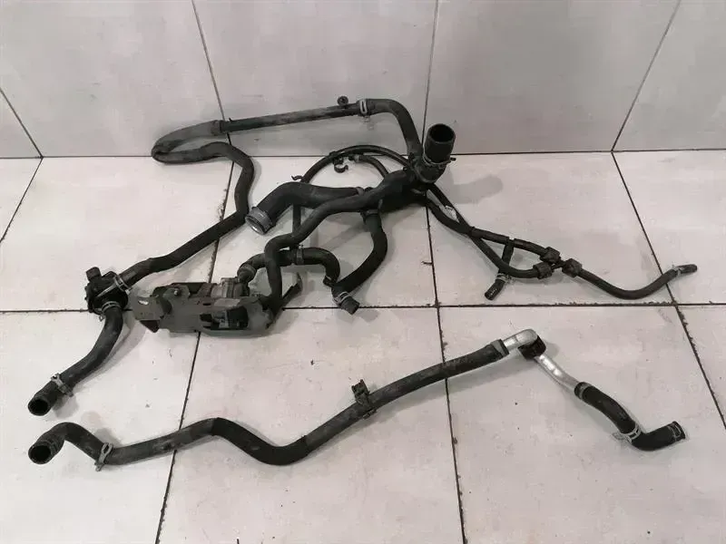Mercedes ML W164 ML63 AMG Additional Cooling Pump A1645014182 Coolant Pump