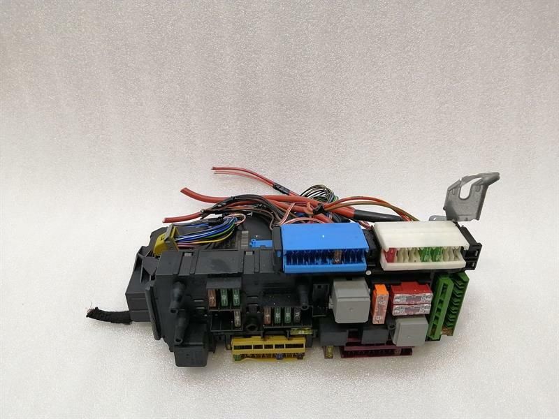 Mercedes C Class W204 Fuse Box A2049060205 Fuse Box SAM