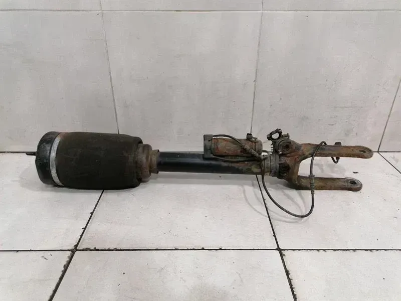 Mercedes ML63 AMG W164 Shock Absorber Front A1643202213 Front Shock Absorber M156