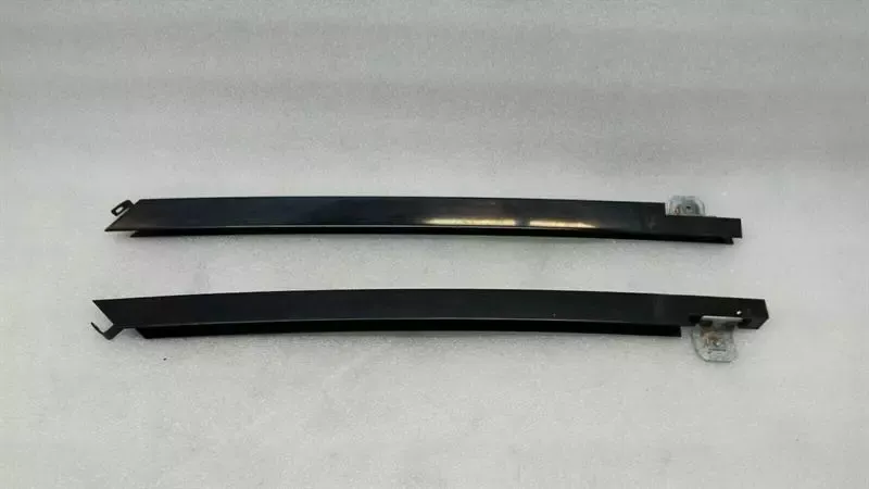 Mercedes ML W164 Body Moulding Set of 2 A1647301319 Bar Shadow Line