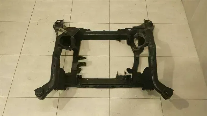 Mercedes ML63 AMG W164 Beam / Subframe Front A1643300258 Front Axle Beam