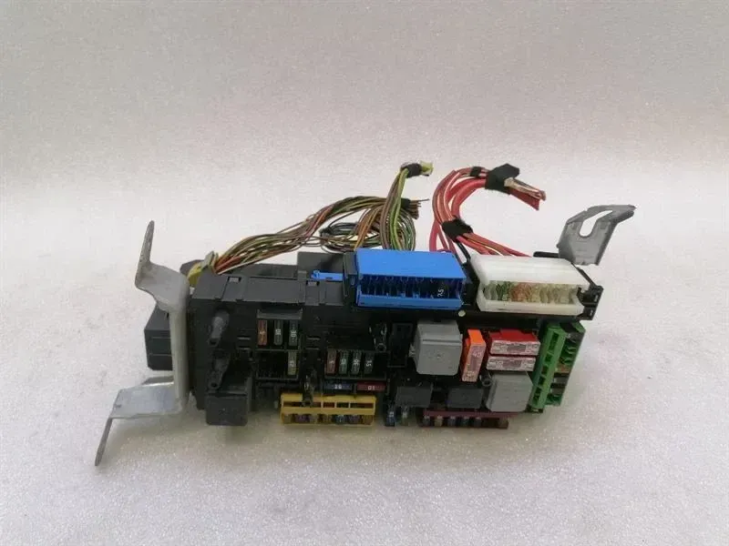 Mercedes E Class W212 Fuse Box a2129004001 Fuse Box