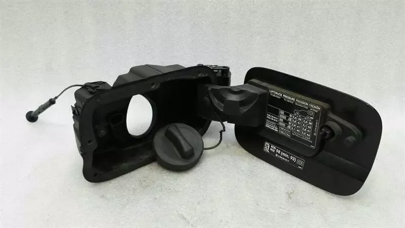 Mercedes C Class W204 Fuel Filler Cap A2047500103 Fuel Cap Tank Flap Black