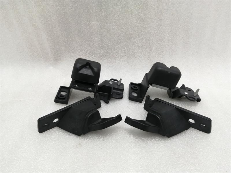 CHEVROLET CORVETTE C7 23121286 ROOF HOLDING BRACKETS IN TRUNK ROOF BRACKET