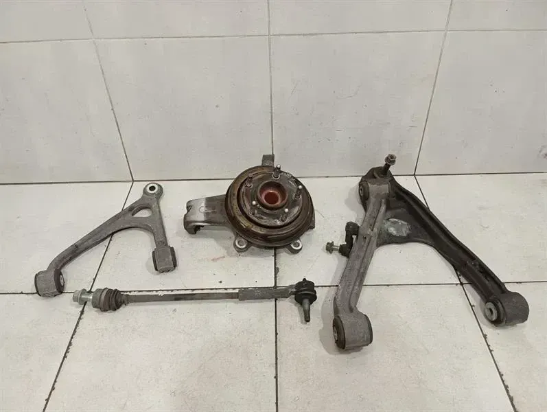 Chevrolet Corvette C6 Left Rear Hub 88965638 Wheel Bearing Case Rear Left