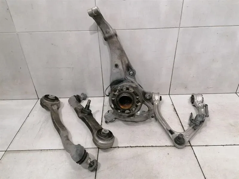 Mercedes S-Class W222 Left Front Hub A2223321901 Wheel Bearing Housing Front Left -