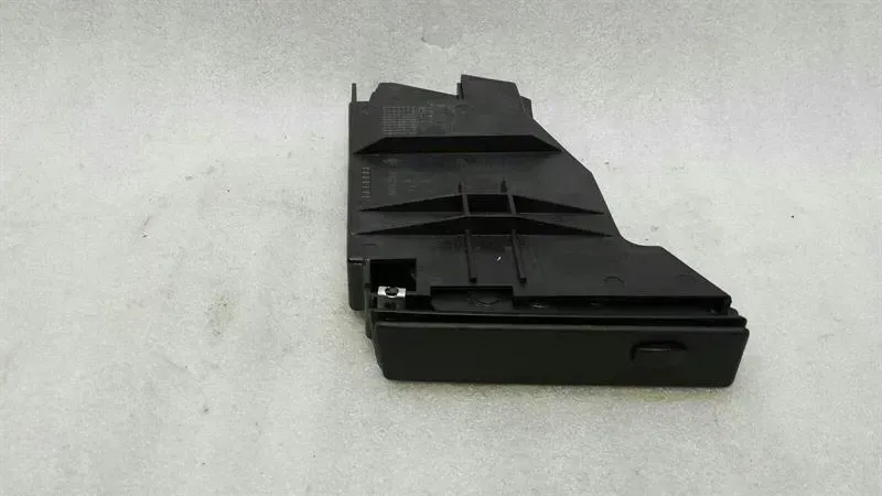 BMW 5 Series E60 RHD right cup holder 7063410 right hand drive