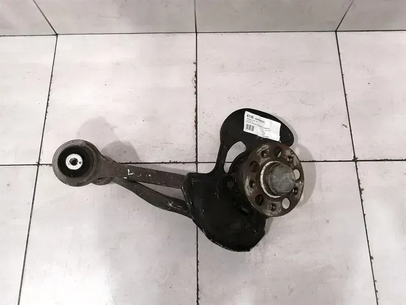 Mercedes C Class W204 left wheel bearing housing lifting chassis A2043202866 A20433320101