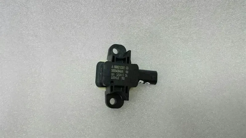 Mercedes ML W166 Crash Sensor A1668210351 Impact Sensor