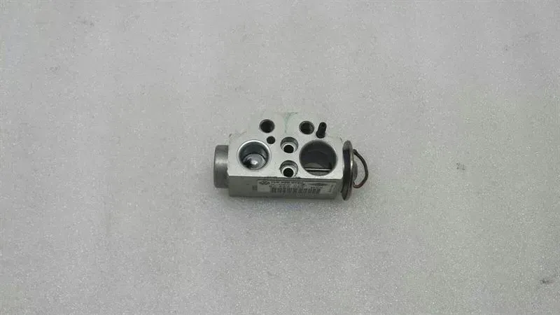 Volkswagen Touareg 7L Heater Valve 7L0820679C expansion valve heat exchanger