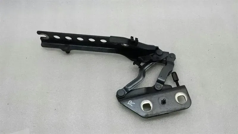 Audi A8 8E Bonnet Hinge RHS 4E0823302E Bonnet Hinge Right