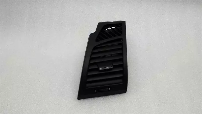 BMW 1 Series E87 RHD Left Air Vent 7059187 right handlebar