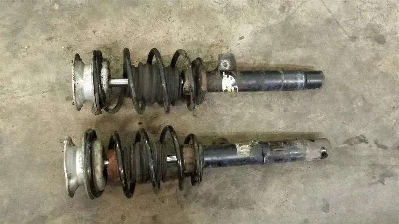 BMW 1 serie E87 E81 främre stötdämpare par 31316771554 främre stötdämpare