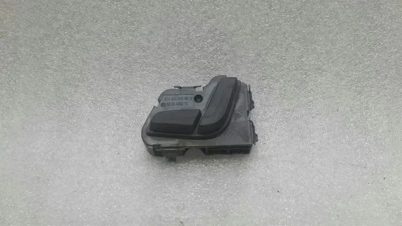 Mercedes C Class W204 Right Seat Switch A2048709010 Seat Right Switch