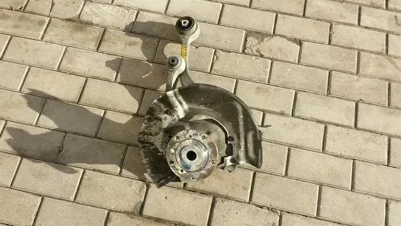 BMW 5 Series E60 M5 Wheel Bearing Housing Knuckle Front Right 2282880 Front Right Hub