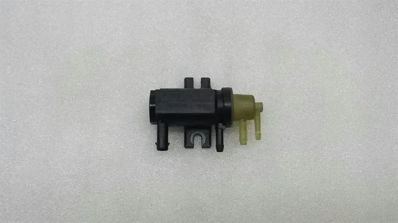 Mercedes C Class W204 Turbo Pressure Valve A0071531428 Turbocharger Pressure Valve