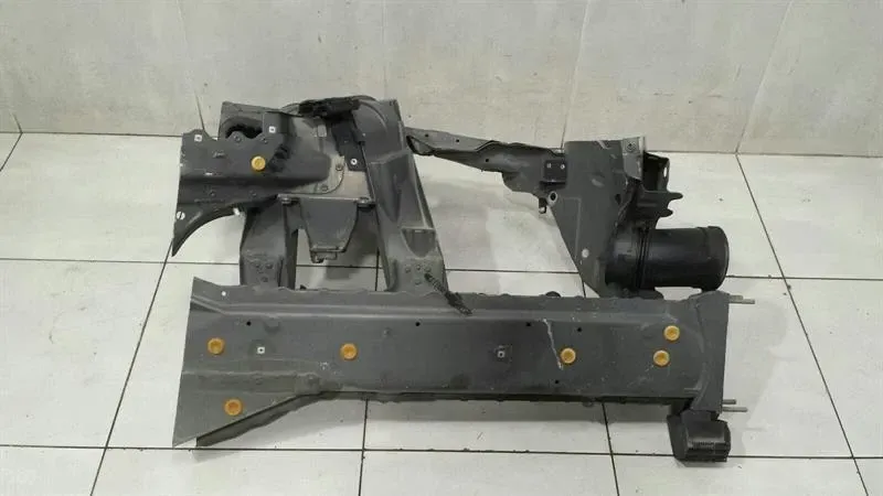 BMW 6 Series E63 Left Front Chassis Leg 41117120871 Left Front Wheel Arch-