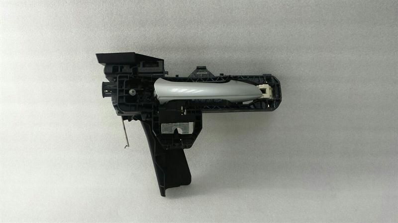 Mercedes C Class W204 FRH Door Handle A2047600270 Door Handle Right Carrier