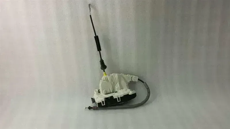 Mercedes C Class Door Lock Front Right A2047202435 Door Lock Front Right