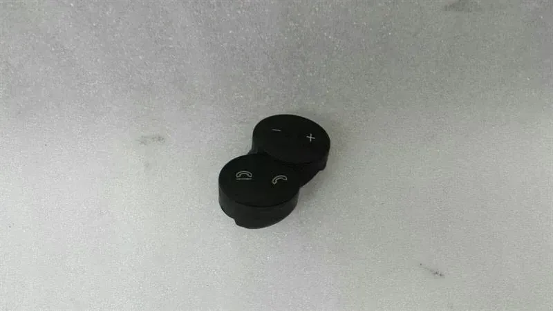 Mercedes SL R230 Steering Wheel Switch A2308202410 Steering Wheel Switch MFL