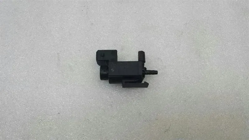BMW 5 Series E61 VACUUM CONTROL VALVE 72234100 Vacuum Valve