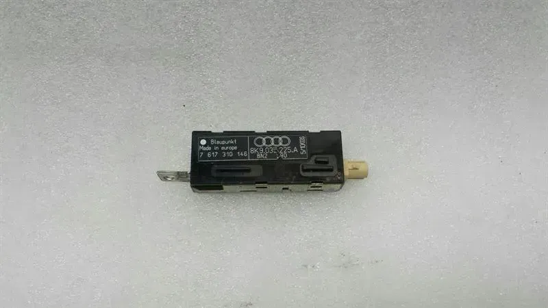 AUDI A4 8K AMPLIFIER ANTENNA 8K9035225A ANTENNA AMPLIFIER