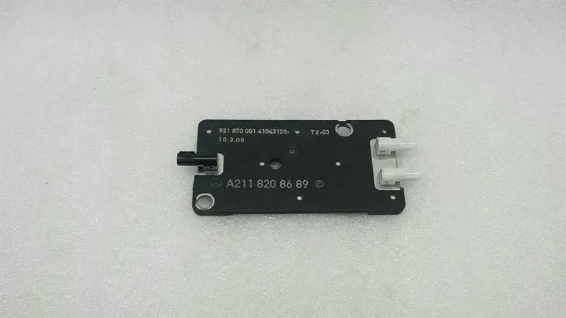 Mercedes CLS W219 Aerial / Antenna A2118208689 Antenna Booster