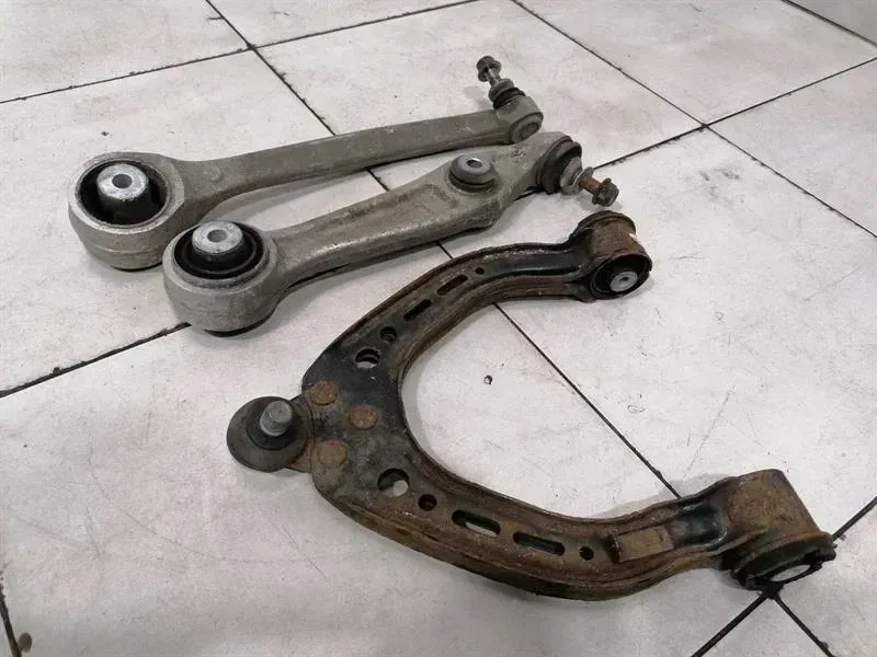 Tesla Model S 90D Right Front Wishbone Side Handlebar Front Right