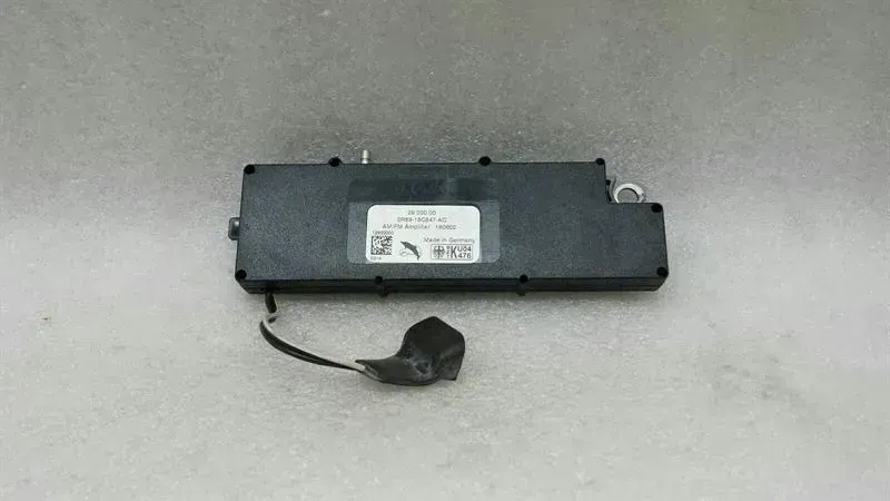 Jaguar S-type antenna amplifier booster 2R83-18C847-AC antenna amplifier