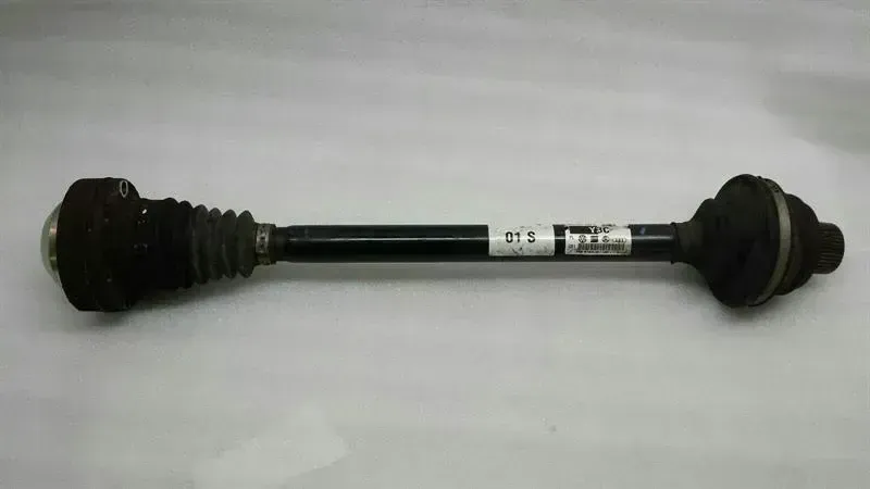 Audi A5 8T drivaxel bak vänster höger 8K0501203C drivaxel bak 4.2 V8
