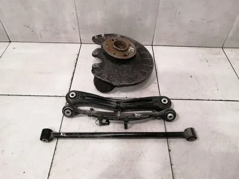Mercedes ML W166 Left Rear Hub Set A1663500408 Wheel Bearing Housing Rear Left