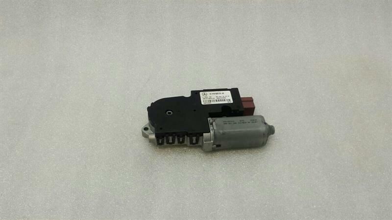 Mercedes CLS W218 Sun Roof Engine A2188200142 Sunroof Motor Drive
