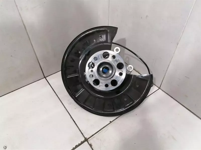 Mercedes SL R231 Right Rear Hub A2313504600 Wheel Bearing Housing Rear Right