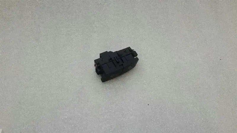 Mercedes GLE W166 door lock switch A2049058402 door lock switch