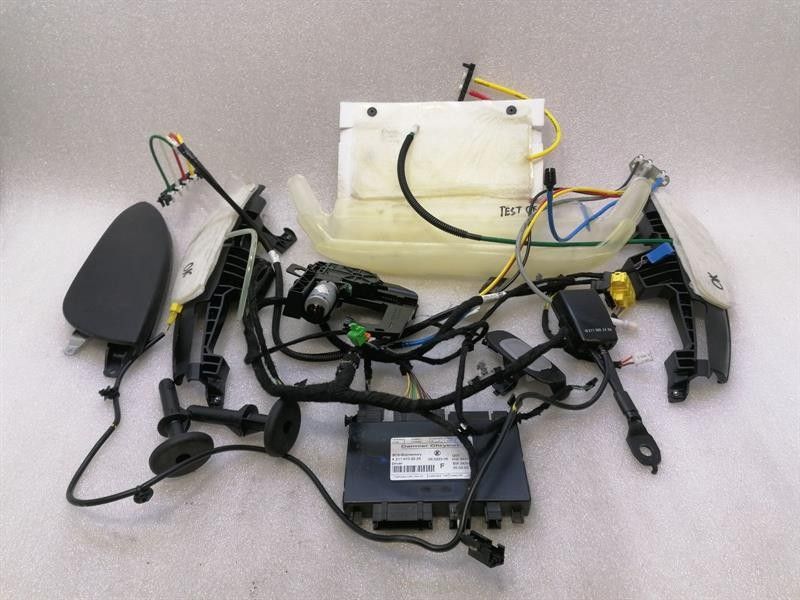 Mercedes CLS W219 Driver Seat Lumbar Support A211870526 Driver Lumbar