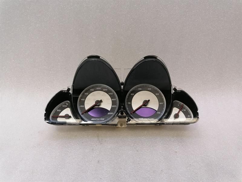 AMG MERCEDES SL R230 Instrument Cluster a2305406811 Speedometer