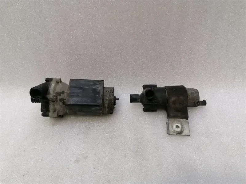 Mercedes SL R230 additional cooling pump A0005504883 coolant pump pump