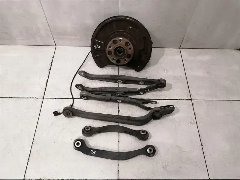 Mercedes E55 AMG W211 Left Hub SET A2113504508 wheel bearing housing rear Li set