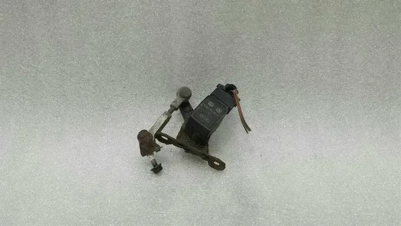 Mercedes SL R230 suspension level sensor A0025428818 level sensor AMG front