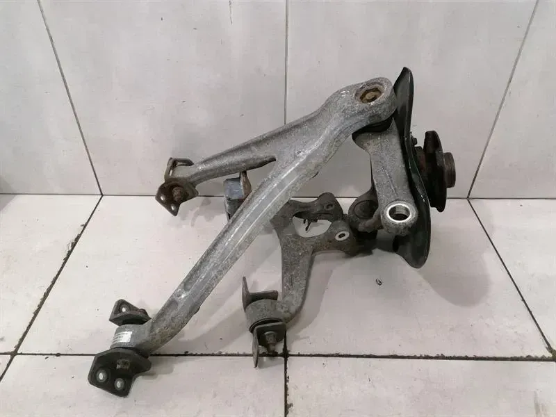 Audi R8 Type 42 V10 5.2 Right Front Hub 420407246E Wheel Bearing Housing Front Right