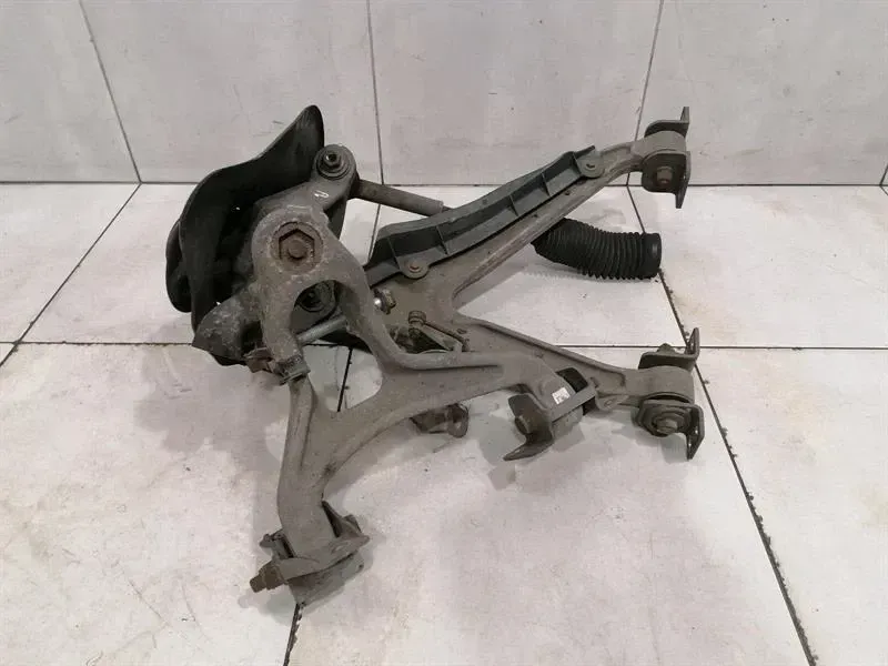 Audi R8 Type 42 V10 5.2 Spyder Left Front Hub 420407245E Front Wheel Bearing Housing
