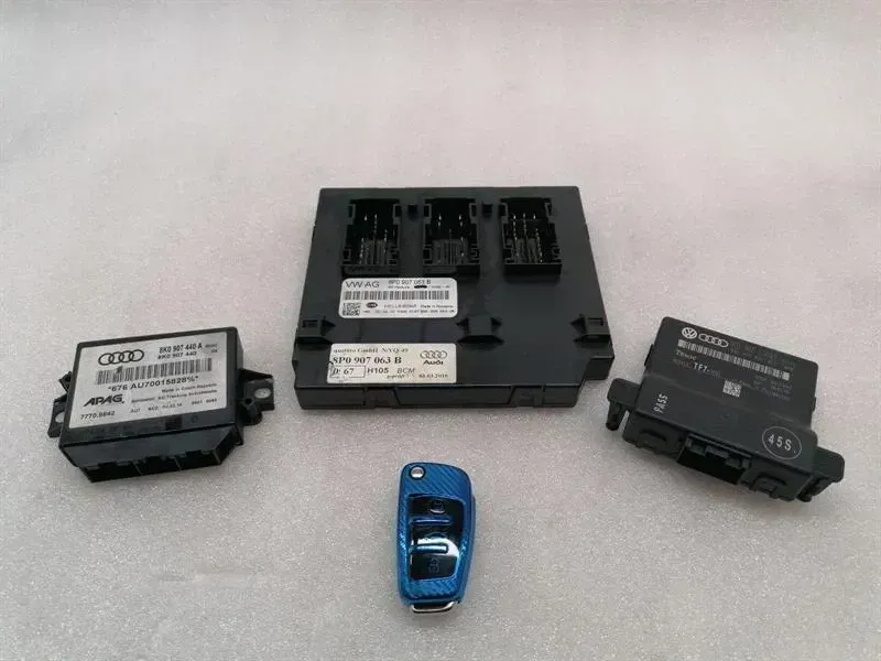 Audi R8 Type 42 V10 5.2 Spyder Electronic Module Set 8P0907063B ECU