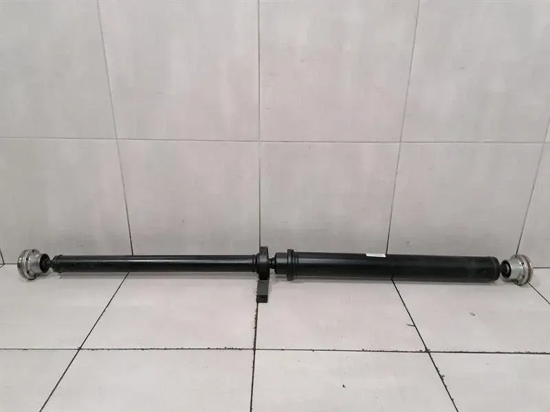 Audi R8 Type 42 V10 5.2 Spyder Propshaft 420521101C Propshaft -