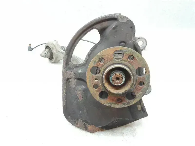 Mercedes C63 W204 Left Front Hub A2043324101 Wheel Bearing Housing Front Left MOPF