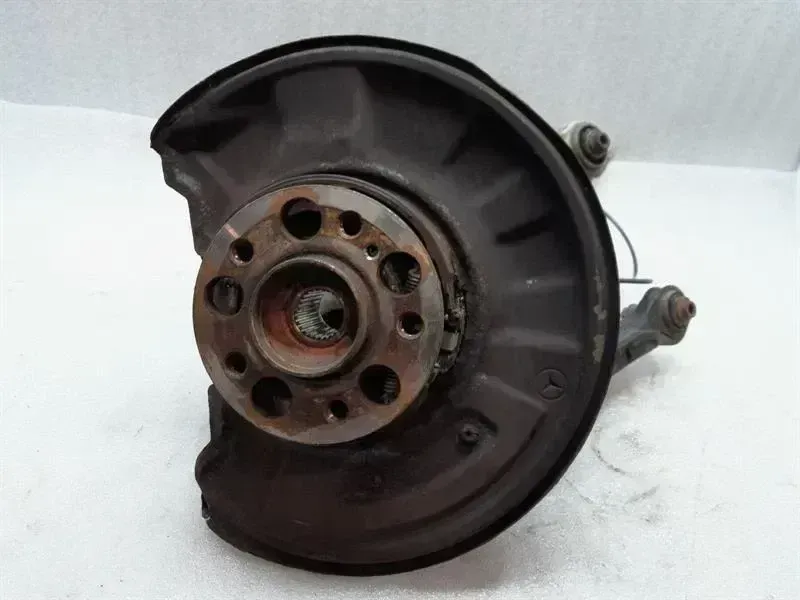 Mercedes C63 W204 Right Rear Hub A2043501441 Wheel Bearing Housing Rear Right Set