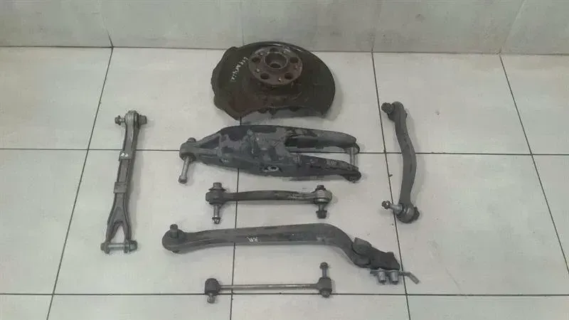 Mercedes E55 W211 Right Rear Hub A2113504608 Wheel Bearing Housing Rear Right Set